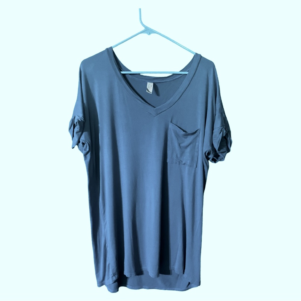 Women’s blue tee